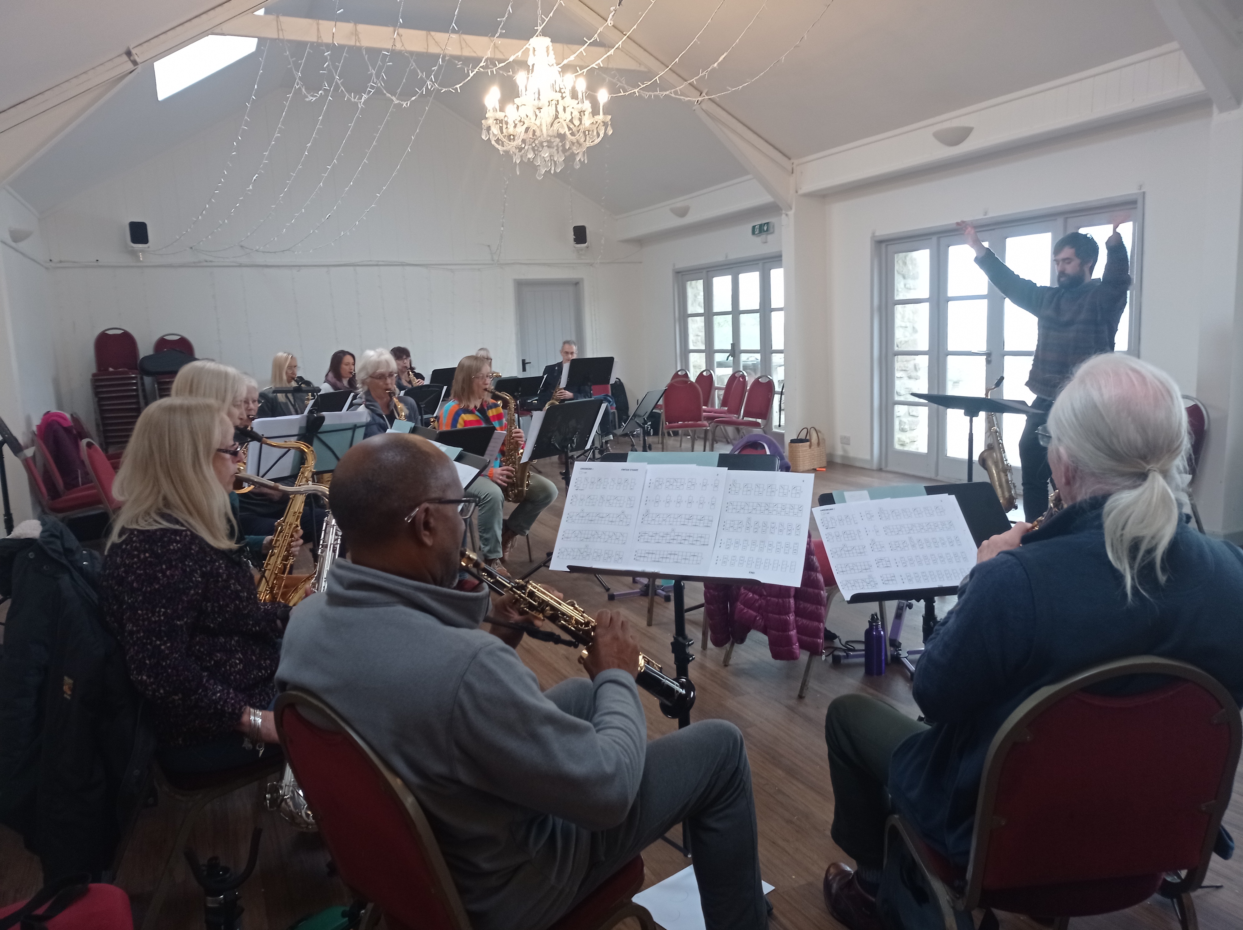 Cape Cornwall Saxophone Course - saxophonists rehearse new music. Saxophone workshops, saxophonists